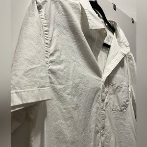 Old Navy Mens Shirt L Solid White Short Sleeve Button Built-in Flex - like new